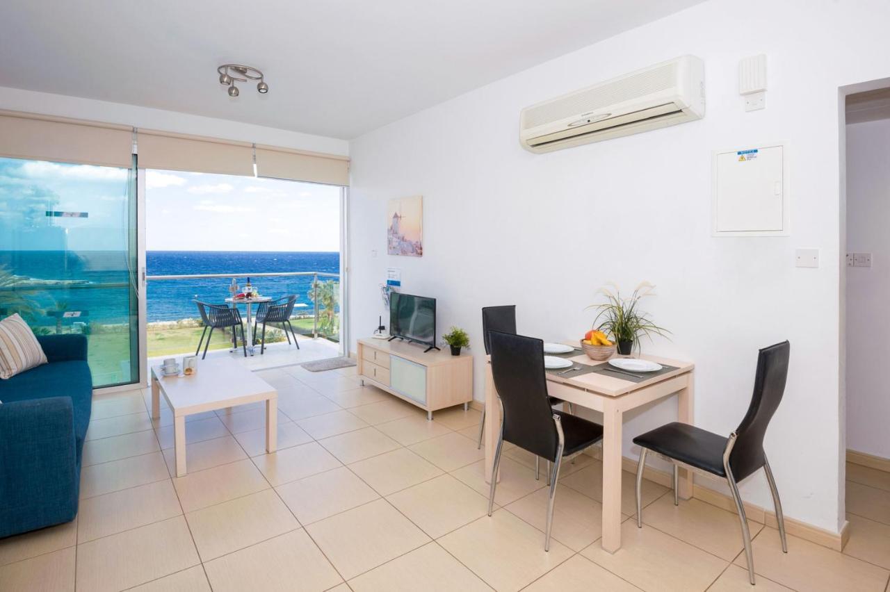 Gabriela - Coralli Beachfront Apartment Протарас Экстерьер фото